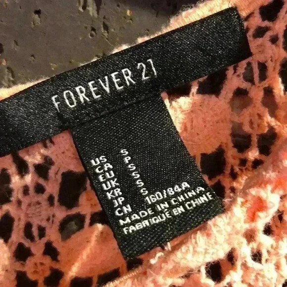 Forever 21 Women’s Small Holed Out Knit 3/4 Sleeve Peach Shirt - Picture 3 of 4